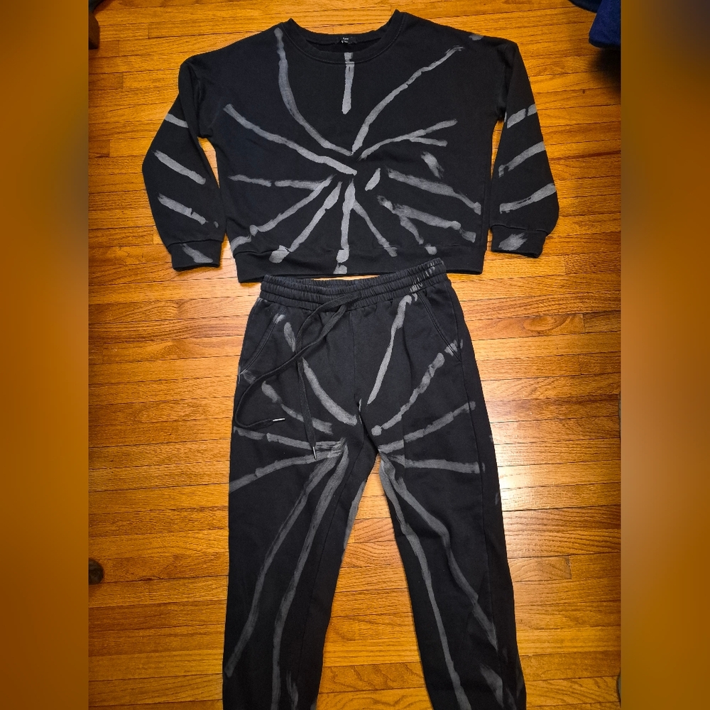 Fate Sweatshirt And Sweat Pant Set Size Small